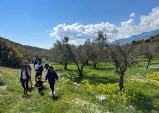 Εικόνα από τις δράσεις του Ataxia School (Δημοκρατικό Σχολείο Βουνού).